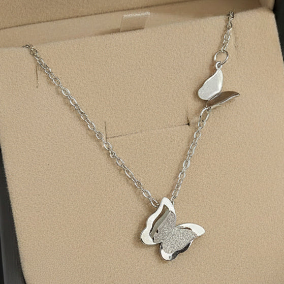 Paloma Pendant Necklace