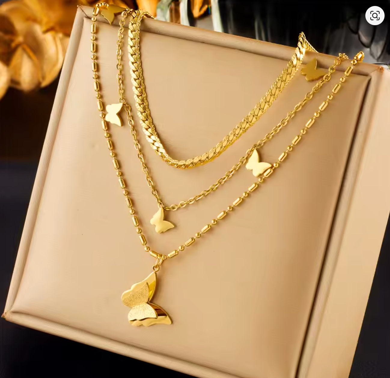 Vuela Pendant Necklace